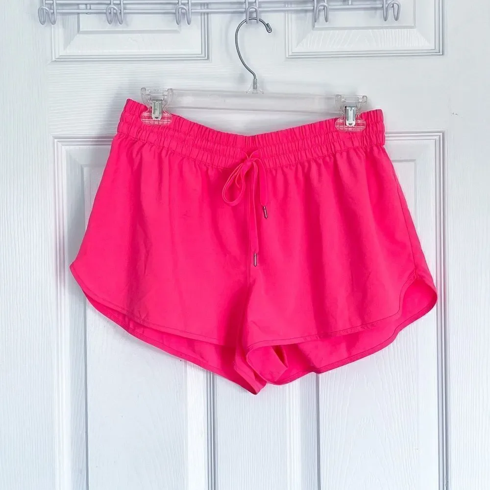 ARITZIA hot pink shorts